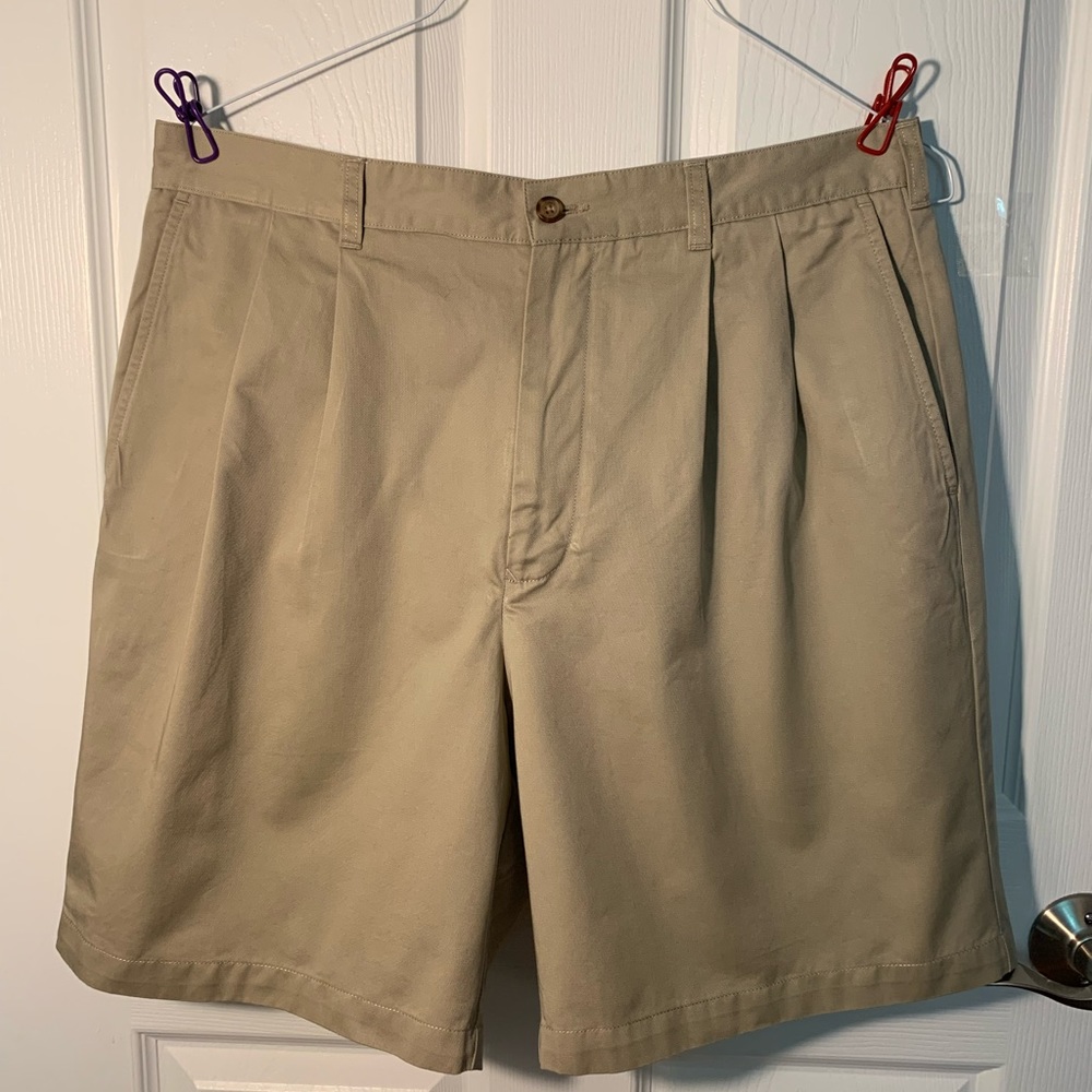 Mens Tommy Hilfiger Golf Shorts, Khaki size 34 waist